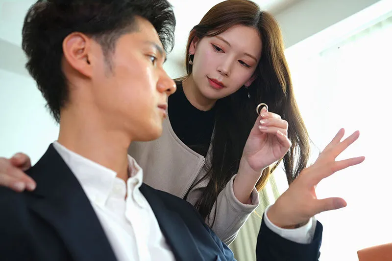 Người vợ đi đi giã ngoại, gã chồng ở nhà bị nhỏ em bà xã gạ nện không trượt phát nào